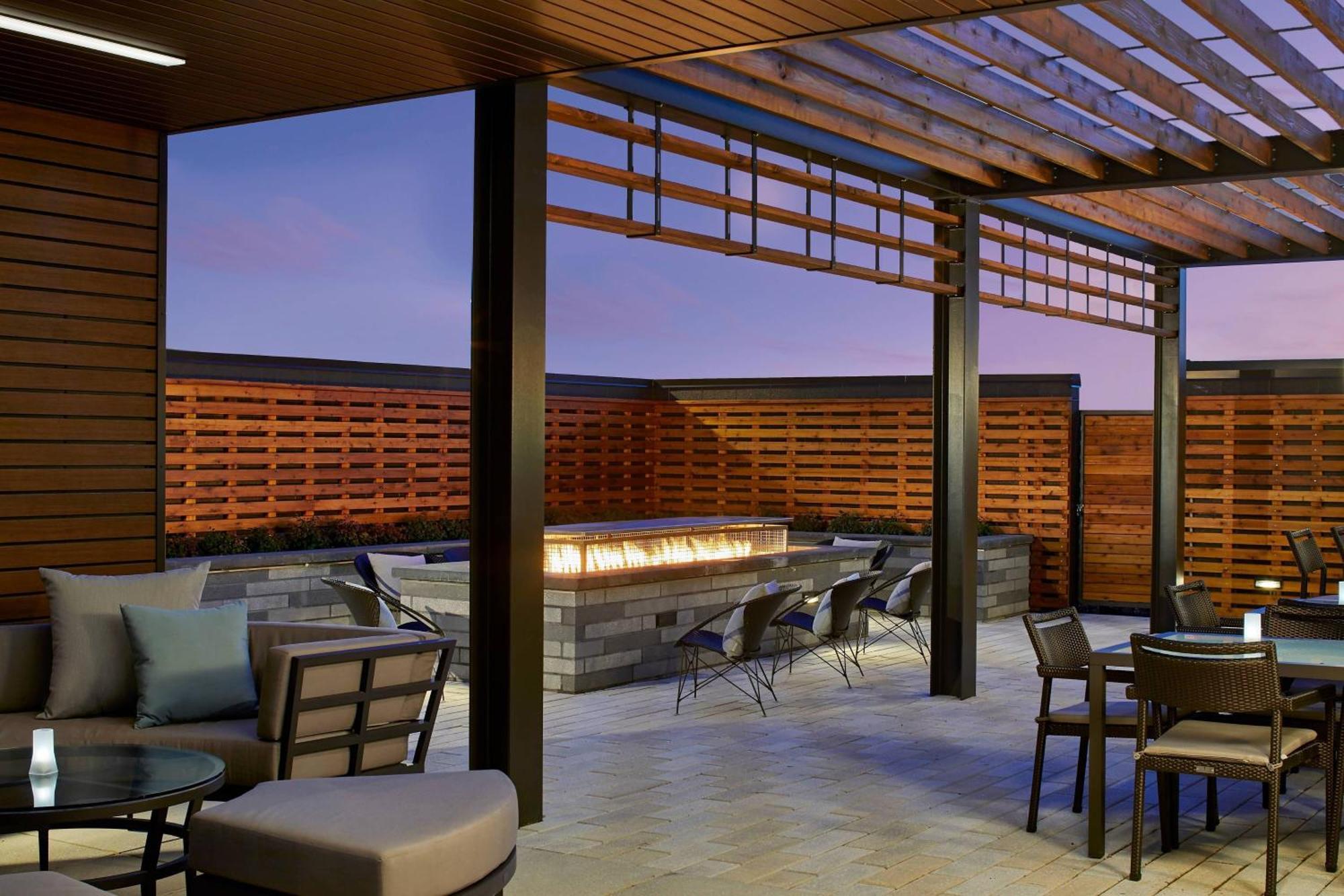 Courtyard Baltimore Downtown/Mchenry Row Екстер'єр фото